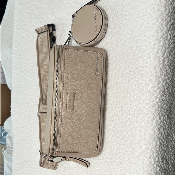 Calvin Klein Beige Belt Bag / Crossbody with removable coin purse - Picture 1 of 10